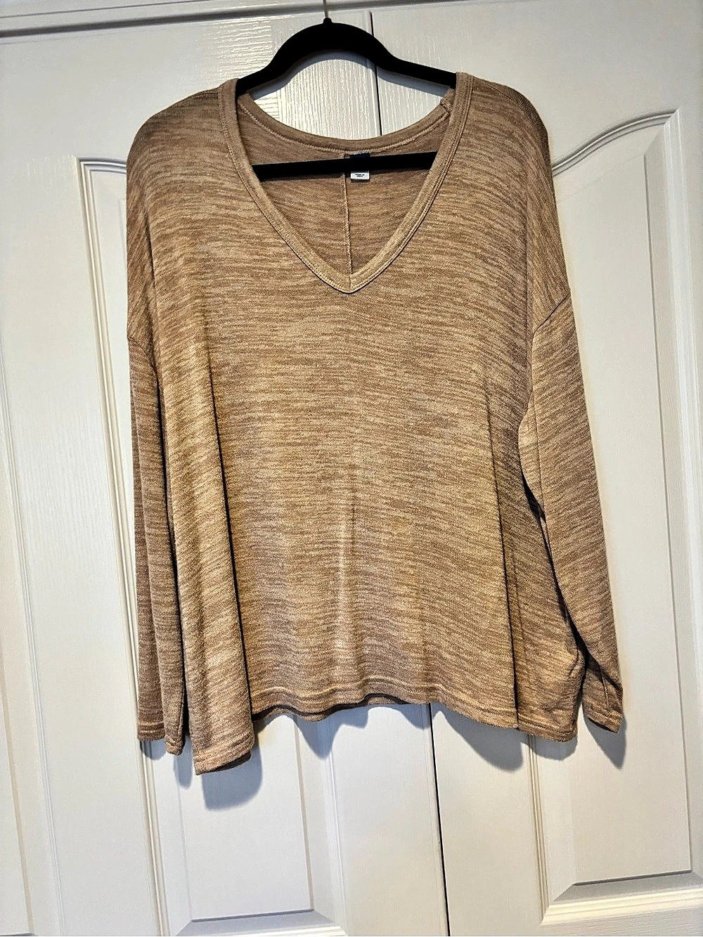Old Navy Long Sleeve V-Neck Top in Brown Size XL